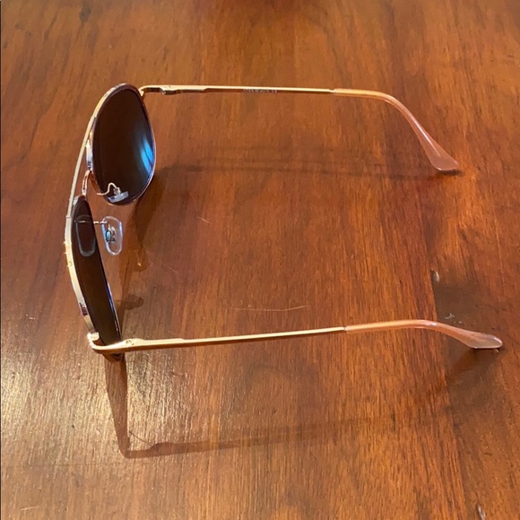 Sunglasses. - Picture 2 of 6